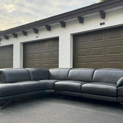 Couch/Sofa Sectional - Like new - Recliners - Delivery Available 🚛