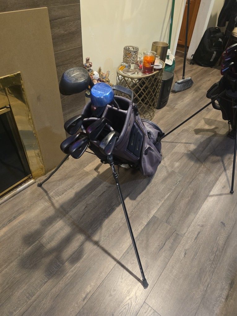 GOLF CLUBS WITH STANDBAG (9 CLUBS SET)