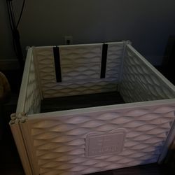 Dog welping box