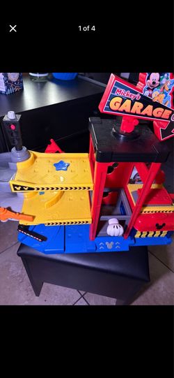 Disney Mickey Mouse Garage & Car Wash Playset – Lights & Sounds (Battery Operated)