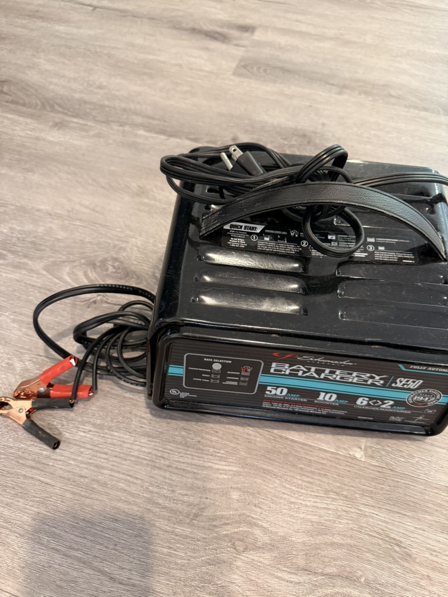 Schumacher SE50 Battery Charger/Engine Starter – 50 Amp, Fully Automatic