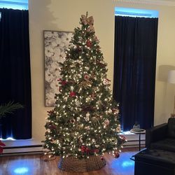 9’ Artificial Prelit Christmas Tree