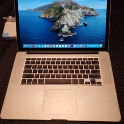 Apple MacBook Pro 15.4" Laptop