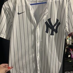 Women’s Jersey Derek Jeter Size XL 18/20