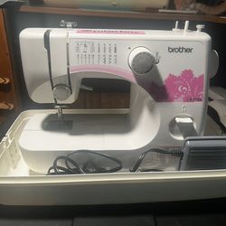 Brother LX 3125 Sewing Machine And Hard Case
