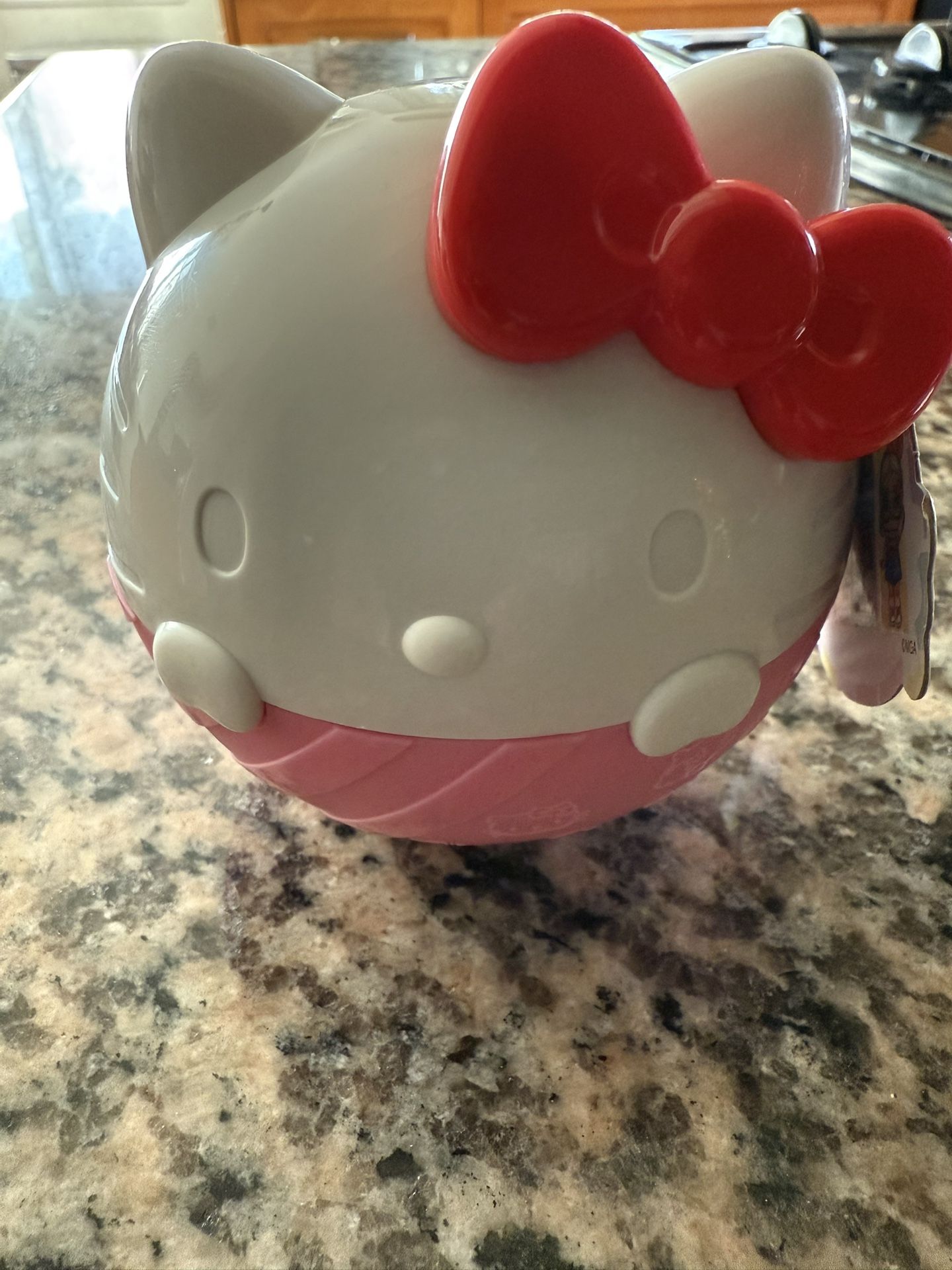 LOL Surprise Hello Kitty and Friends Surprises - Pompompurin