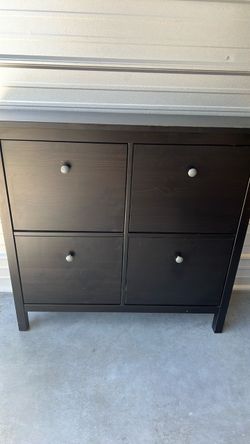 Shoe cabinet