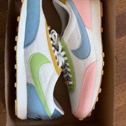 Women’s Nike Daybreak SE