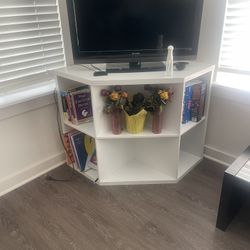 White Corner Shelf Stand 