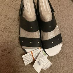 Brand New Crocs Platform Sandals – Black (Never Worn)