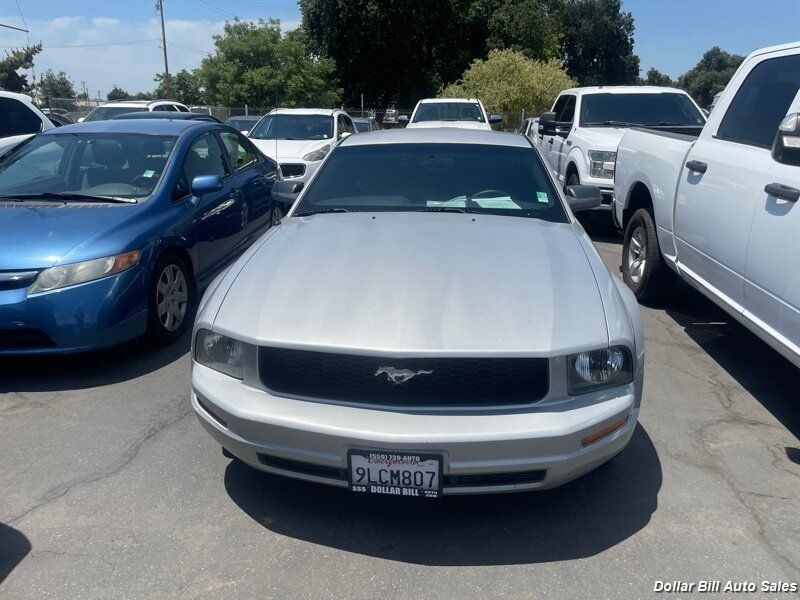 2006 Ford Mustang V6 Standard