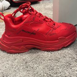 Size 11 Balenciaga‘s Authentic