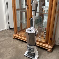 Used Shark Professional Lift Away Navigator Vacuum 