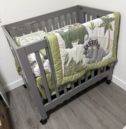 mini crib