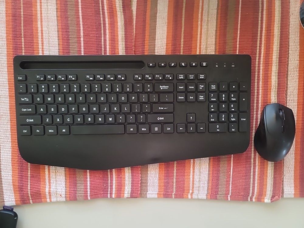 Wireless KEYBOARD And MOUSE