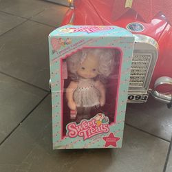 Vintage Sweet Treats Coconut Cupcake Doll In Box