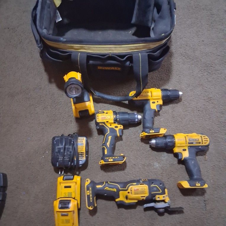 Assortment Duwalt Tools W-bag