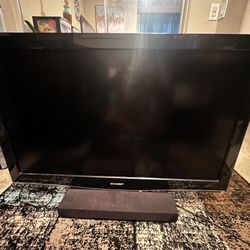 SHARP 43” TV & SOUNDBAR