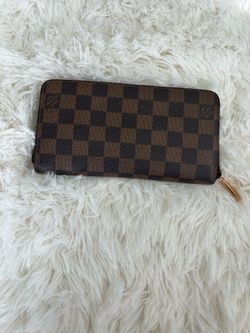 Authentic Louis Vuitton Zippy Wallet - Damier Ebene