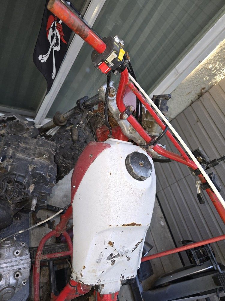 Majolica Strawberries Plate Sarreguemines, Circa 1880Honda ATC 200x For Parts Or Repair