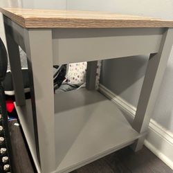 End Table Will Deliver To Skokie 