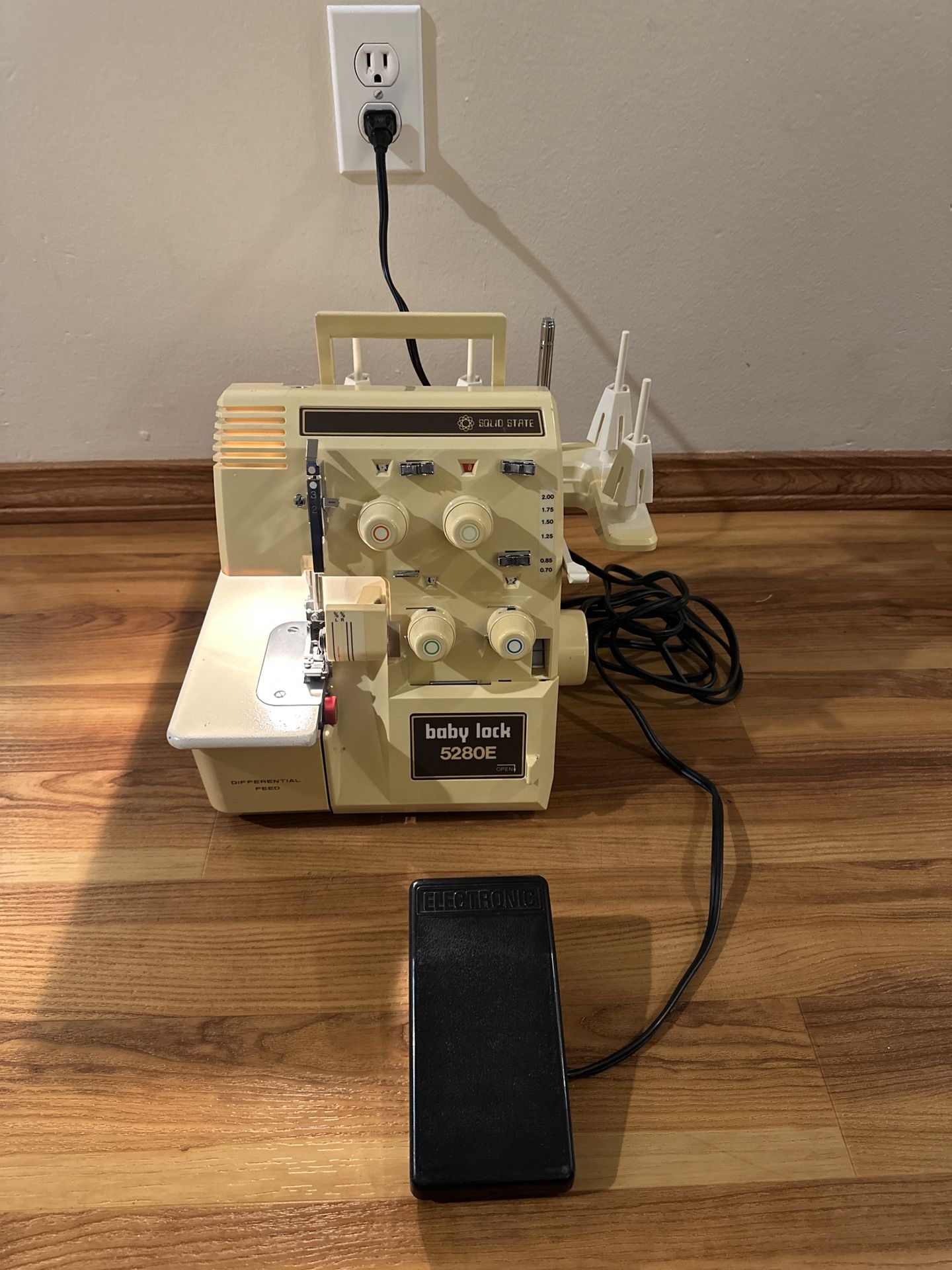Baby Lock 5280 E Serger Sewing Machine