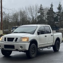 2010 Nissan Titan 