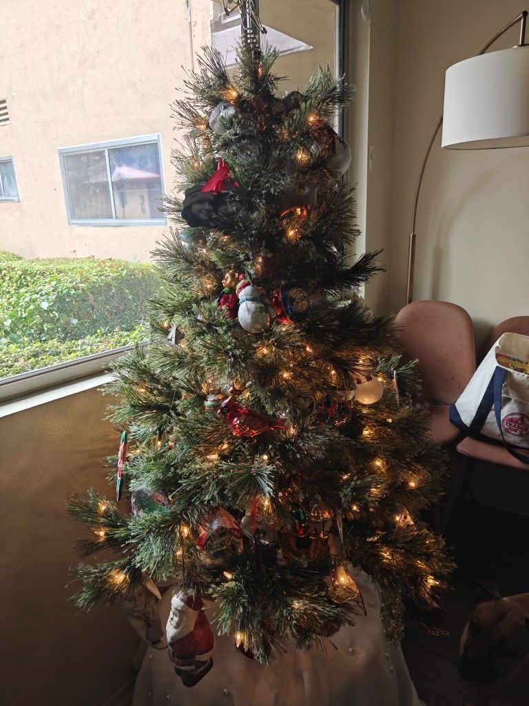 4 Foot Christmas Tree