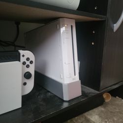 Wii And Games Controllers And All Cords Works Perfectly 