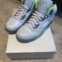 Jordan V Green Bean Size 8.5