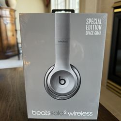 Special Edition Beats Solo 2 Wireless On Ear Head Phones 