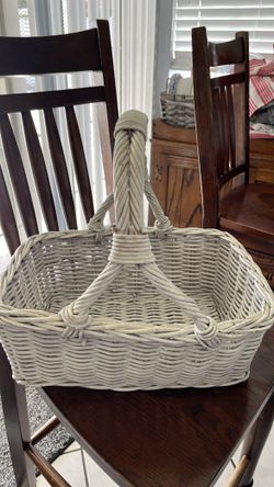 White basket .