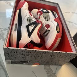 Jordan 4 Fire Red 