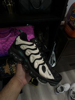 Nike Men’s Vapor Max size 10