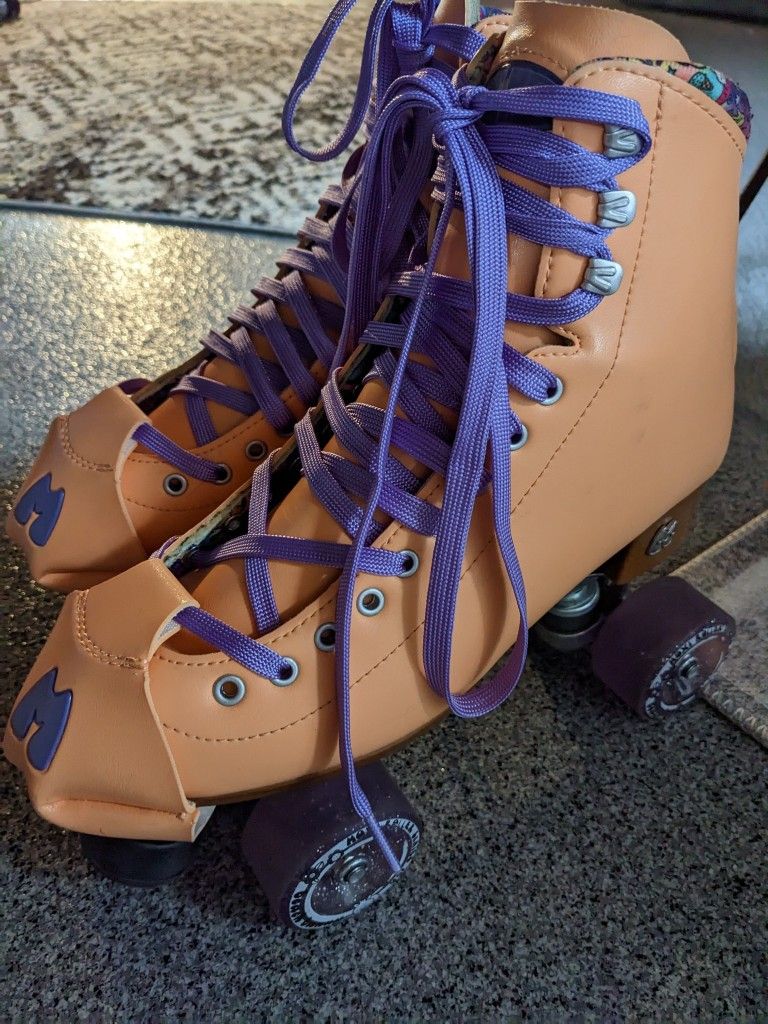 Moxie Skates Size 8