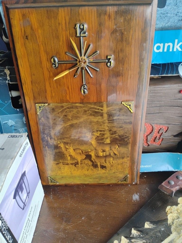 Vintage Wood Deer Clock