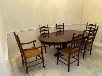 Ethan Allen Old Tavern Pine Dining Room Table and Chairs