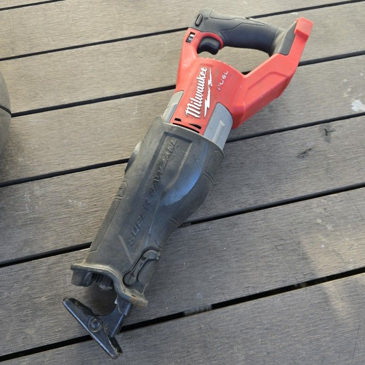 Milwaukee M18 FUEL 18V Lithium-Ion Brushless Cordless Super SAWZALL Orbital Reciprocating Saw (Tool-Only)