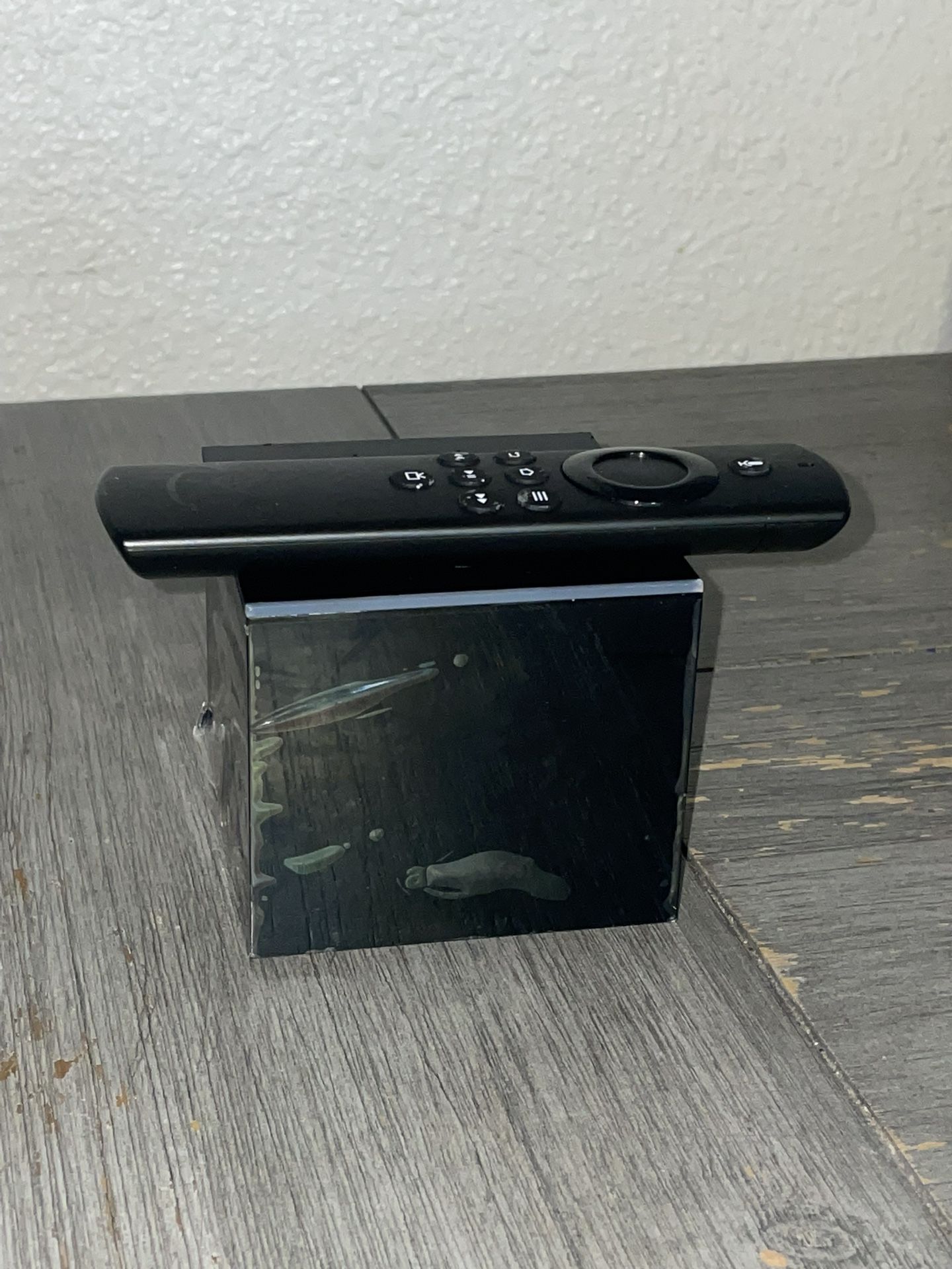 AMAZON FIRE TV CUBE WITH ALEXA VOICE REMOTE