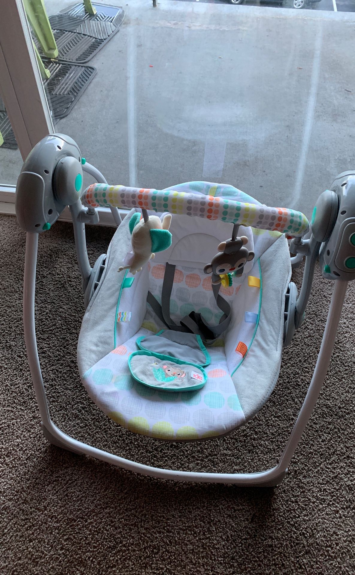 Baby play chair olmost new use like 4 times