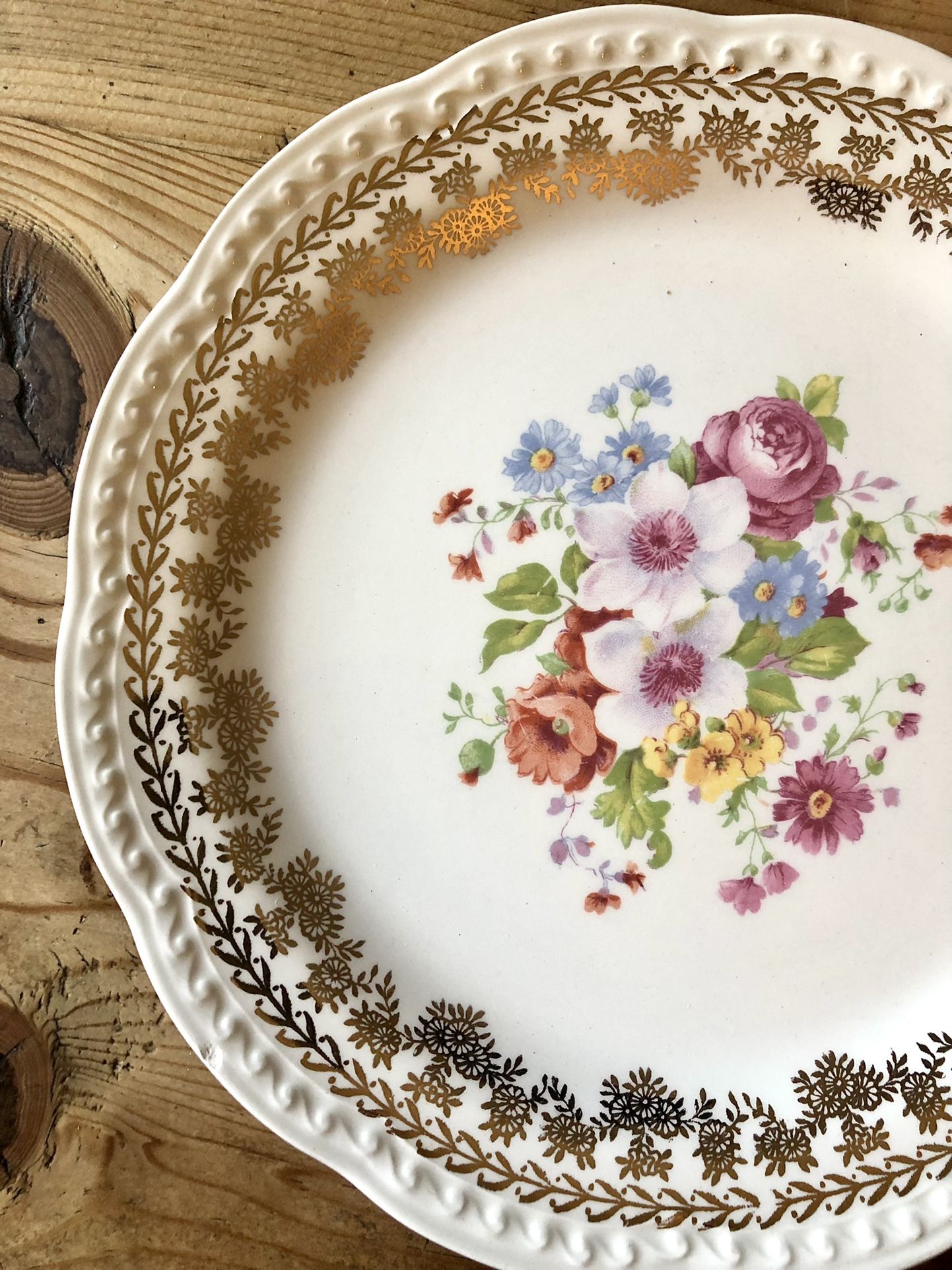 Stetson Dinning Set 22kt Gold American Beauty Pattern