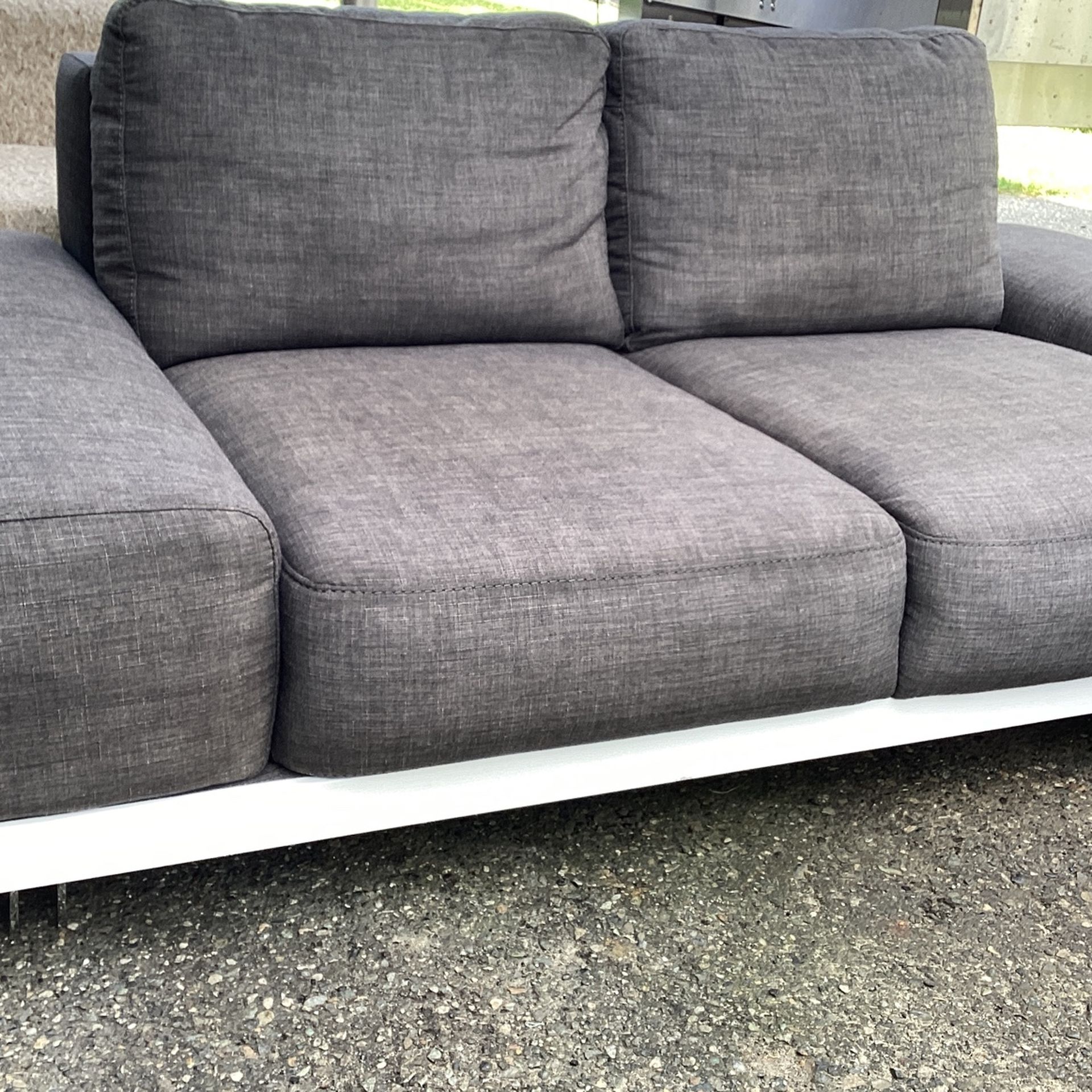 Dania Sofa