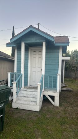 Play House Or PET House