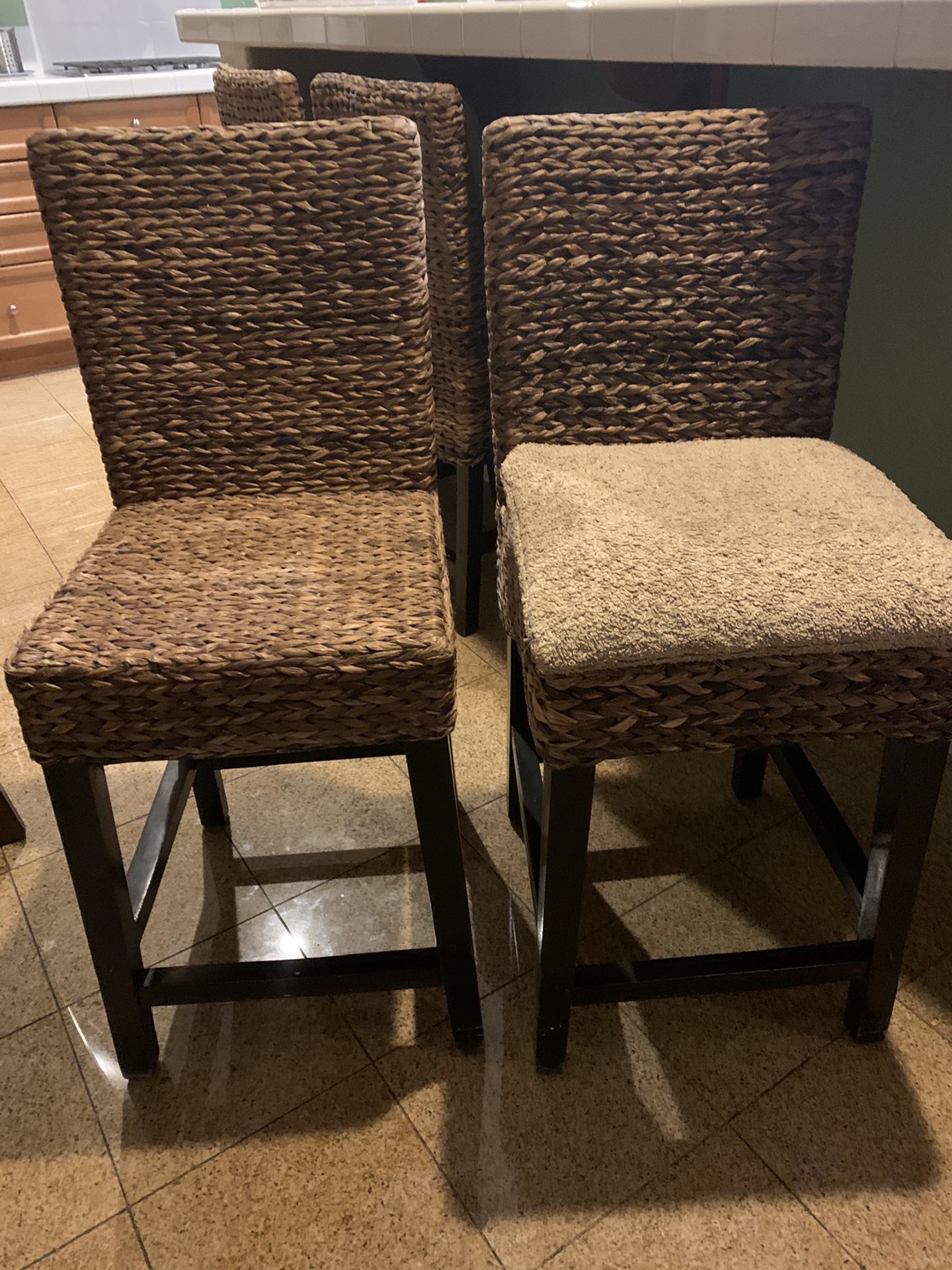 MUST GO! Set of 4 chairs