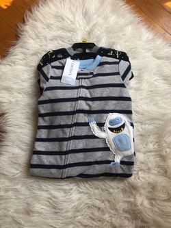 2 fleece pjs 6 mths