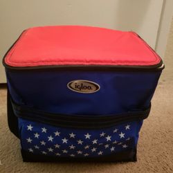 Igloo Cooler With Water Bottle