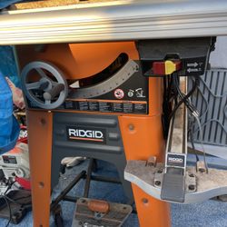 Rigid Table Saw 