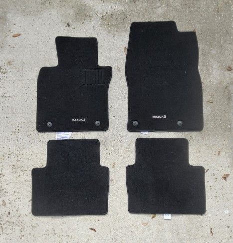 2019-2023 Floor Mat Vehicle MAZDA 3