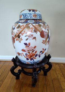 Large 14" Tall Vintage CHINESE IMARI STYLE Ginger Jar & Lid w/ Stand, Porcelain Urn Floral Vase
