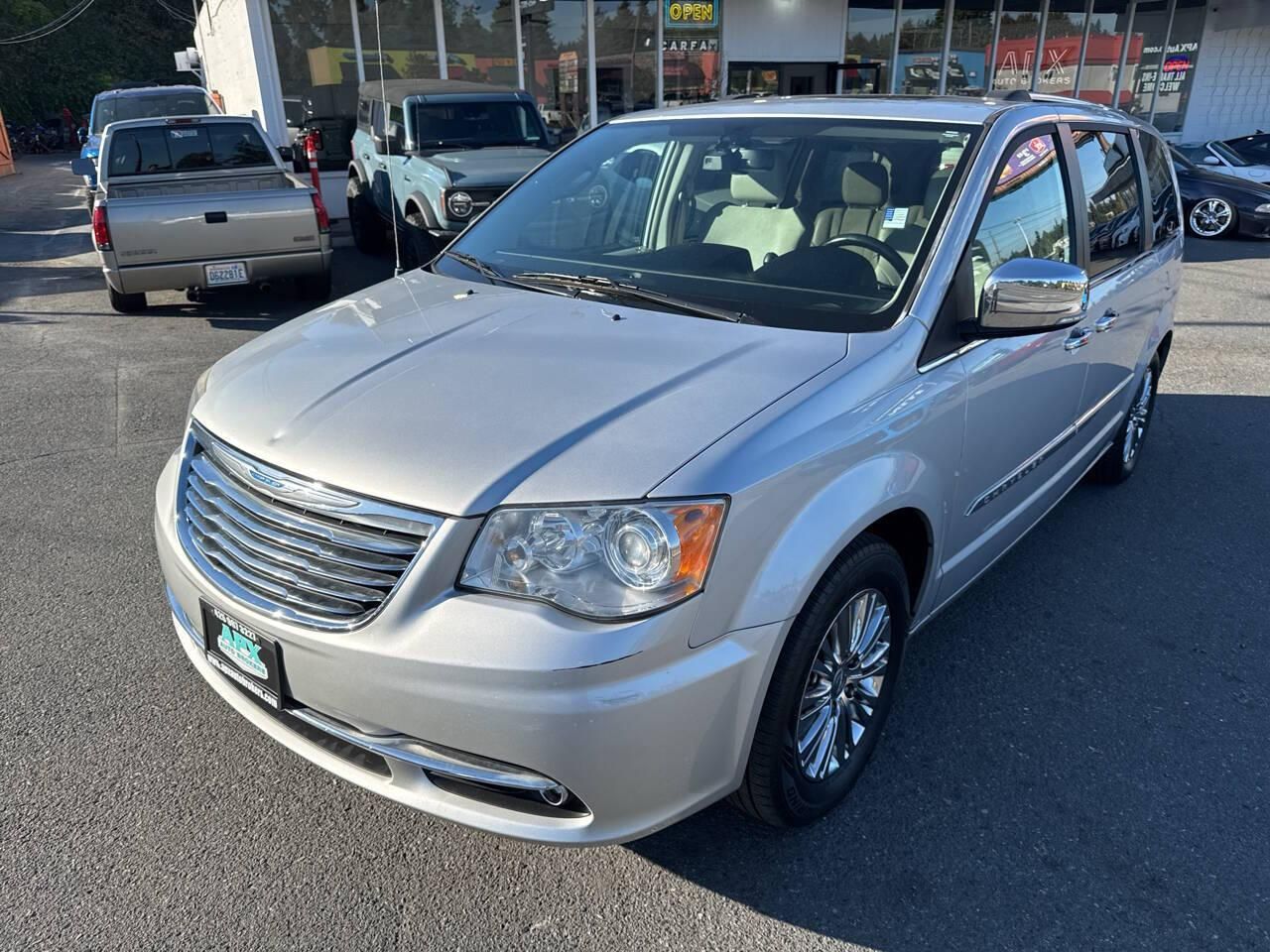 2011 Chrysler Town & Country